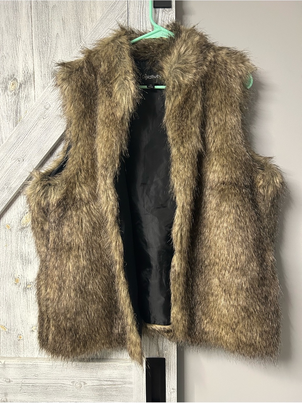 Gorgeous faux fur vest 2x